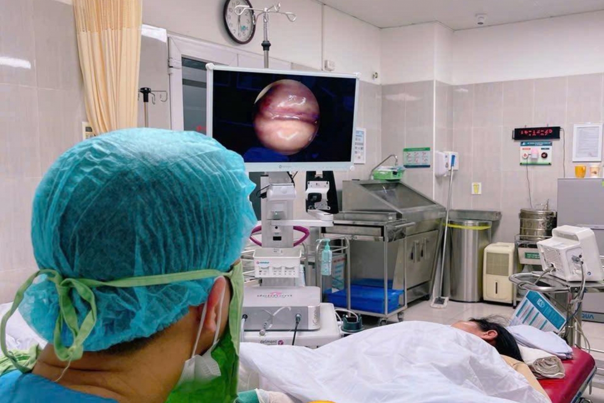 Phát hiện ung thư niêm mạc tử cung vì quan điểm giữ gìn "cái ngàn vàng"